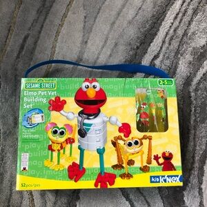 Elmo Pet Vet Building Set